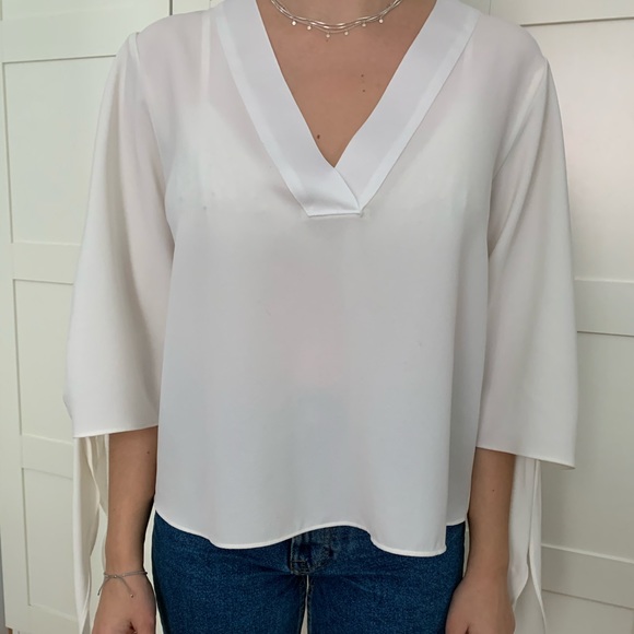 White flowy blouse with bows from Zara - Picture 1 of 2